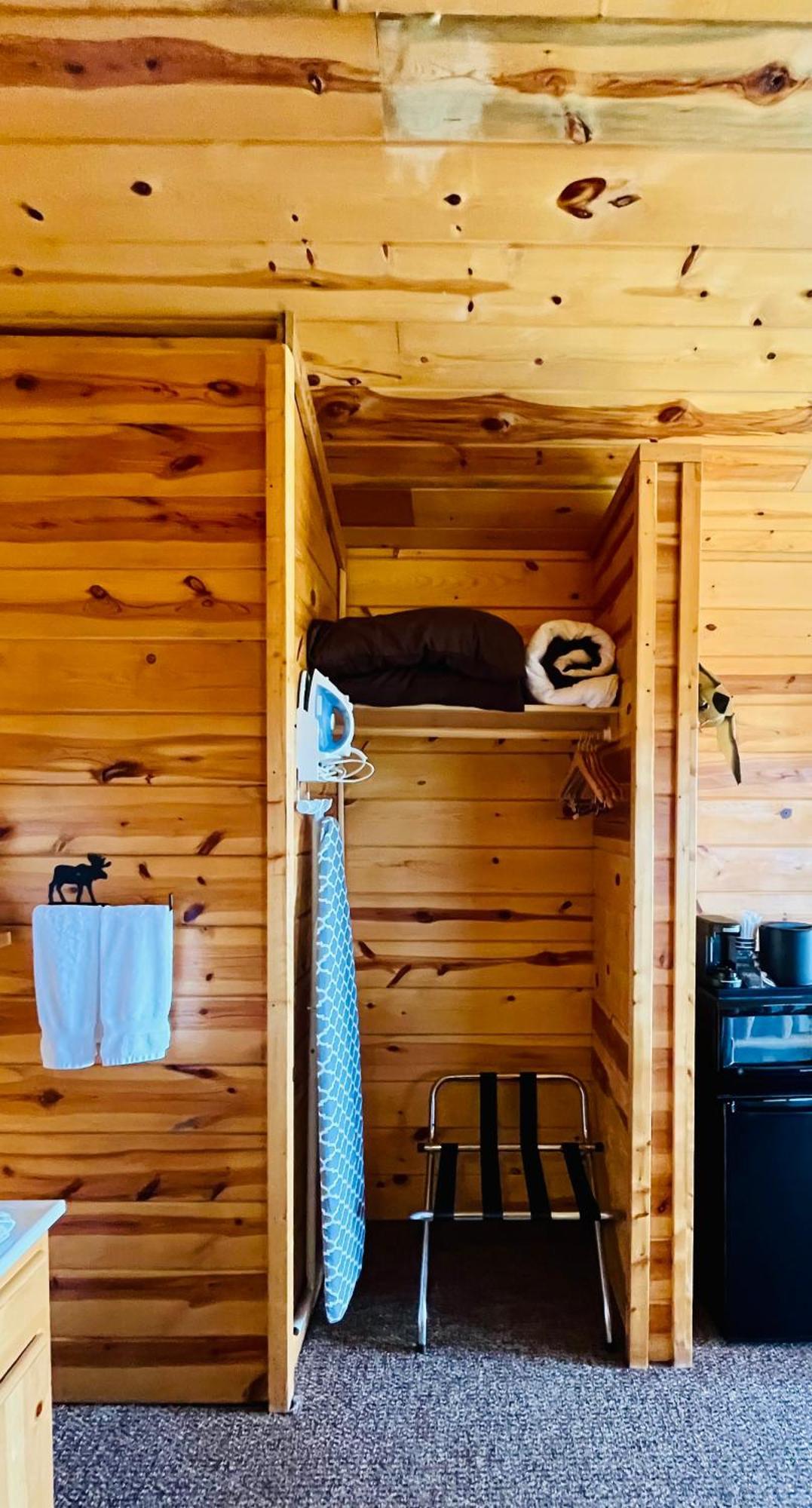 Badlands Frontier Cabins Wall Dış mekan fotoğraf