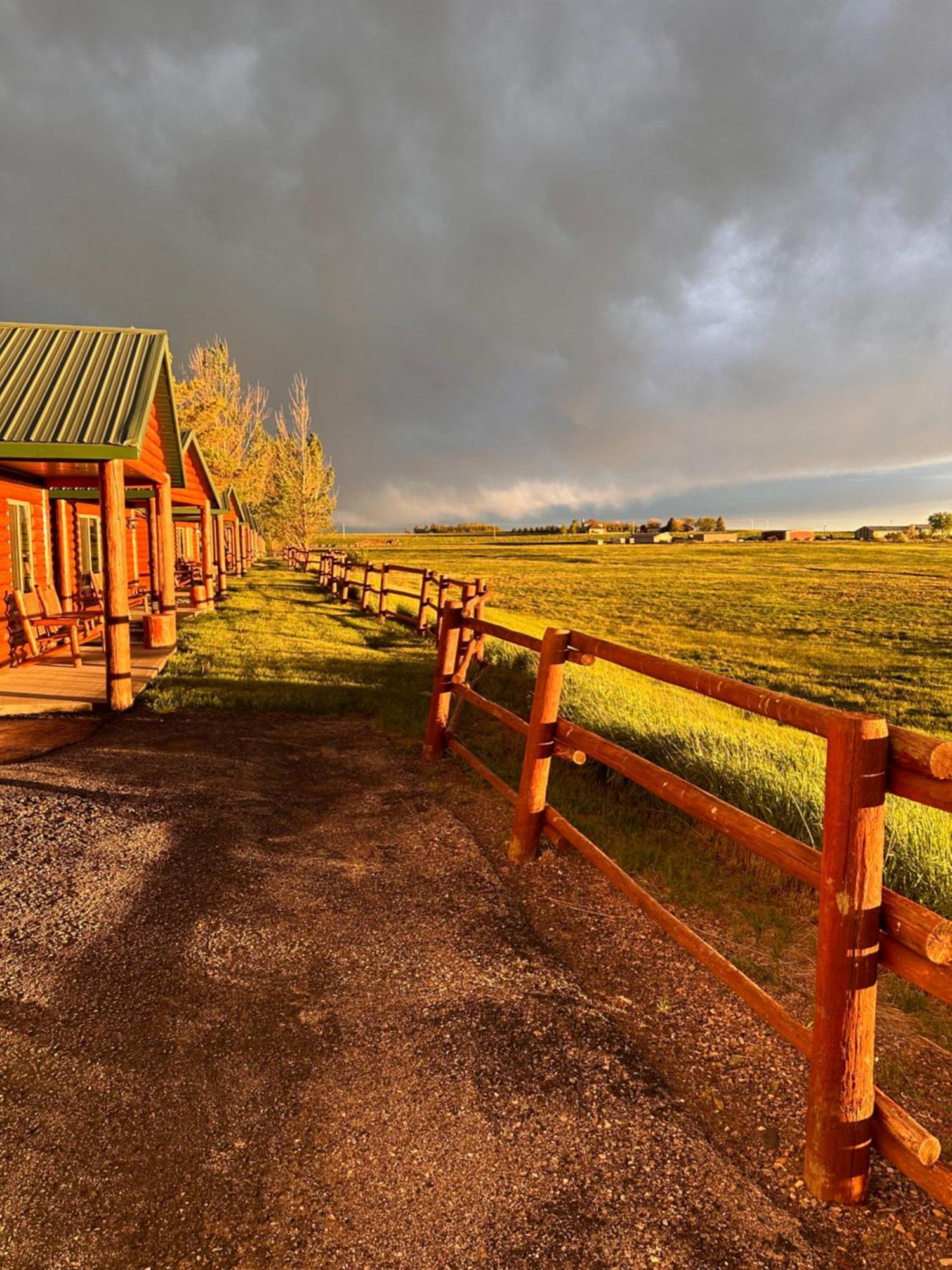 Badlands Frontier Cabins Wall Dış mekan fotoğraf