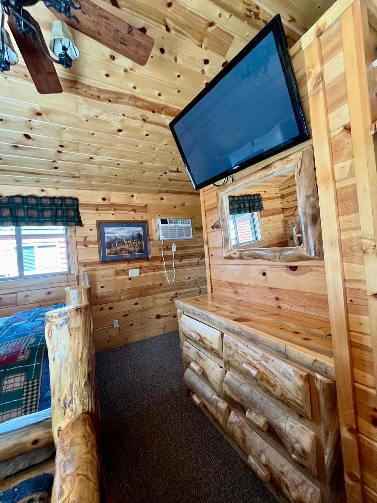 Badlands Frontier Cabins Wall Dış mekan fotoğraf